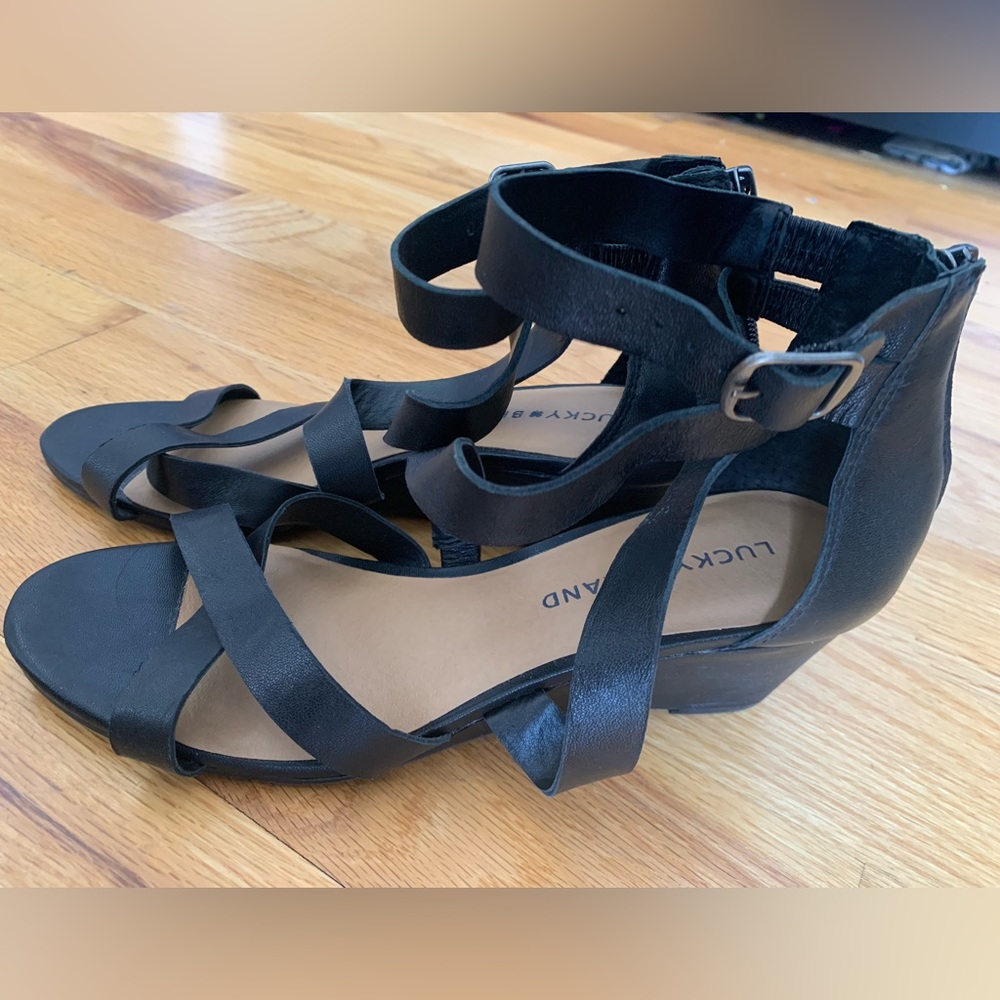 Black Lucky Brand gladiator low wedge sandal - Picture 5 of 5